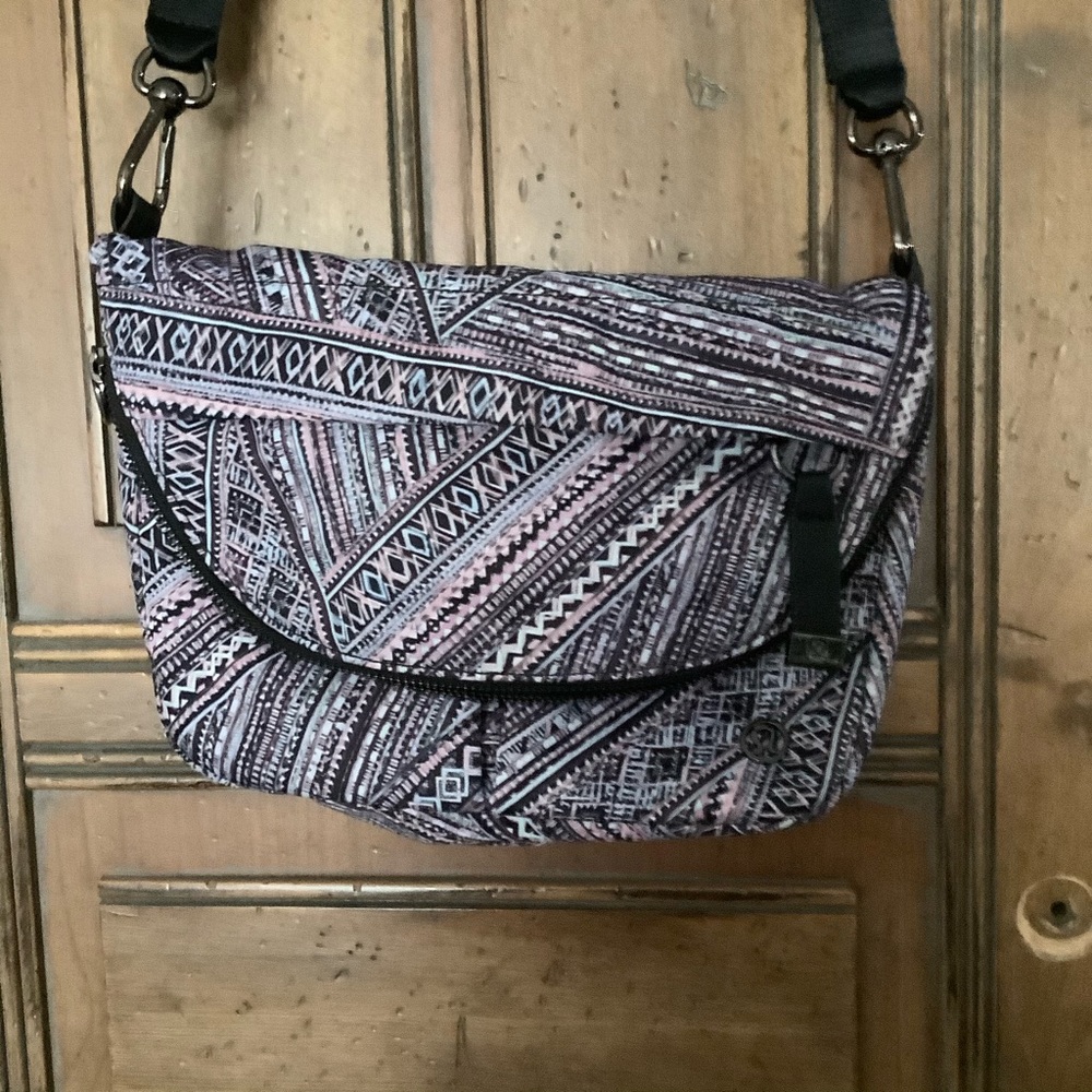 Lululemon all night festival crossbody bag